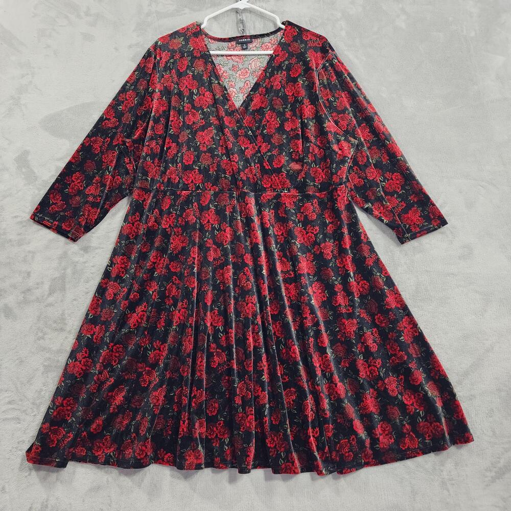Torrid Dress Womens 3X Black Red Floral Velvet 3/4 Sleeve Wrap Skater Stretch